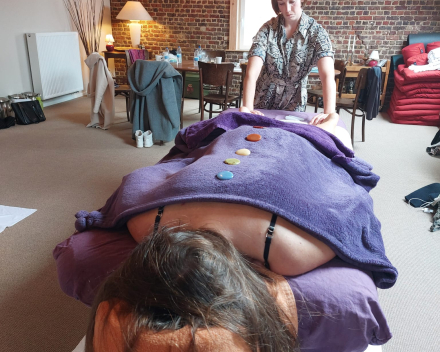 Edelsteenmassage lichaam